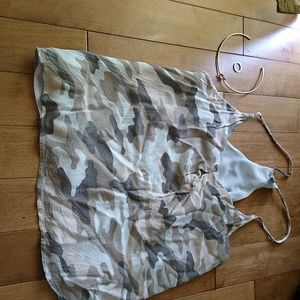 Louse tank yop with metal chocker and ring